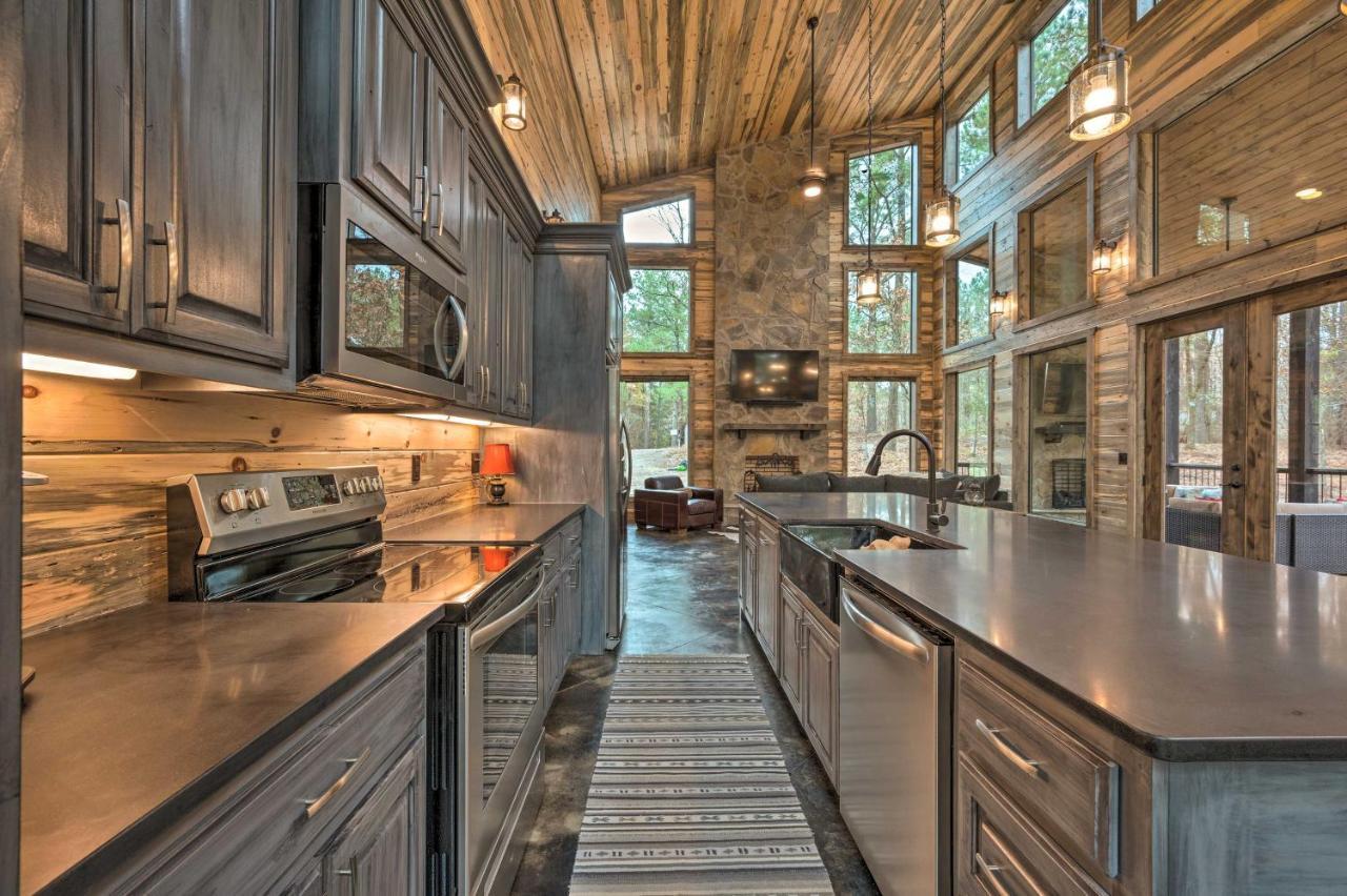 Luxury Cabin In The Woods With Hot Tub And Yard Games! Broken Bow Luaran gambar