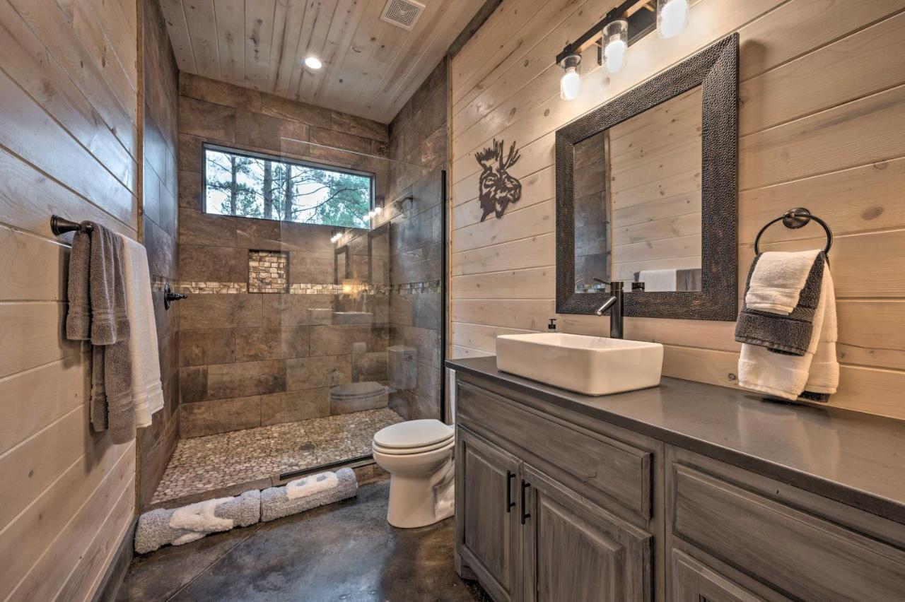 Luxury Cabin In The Woods With Hot Tub And Yard Games! Broken Bow Luaran gambar