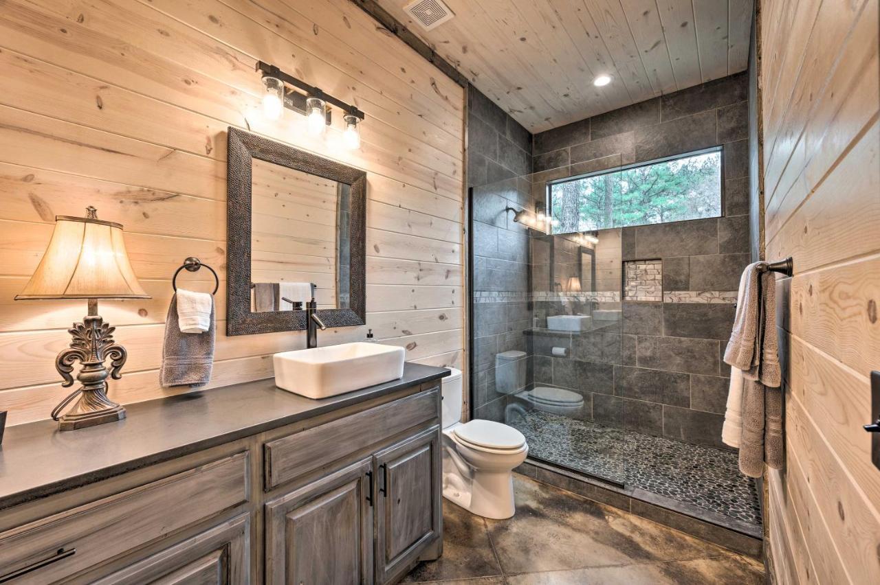 Luxury Cabin In The Woods With Hot Tub And Yard Games! Broken Bow Luaran gambar